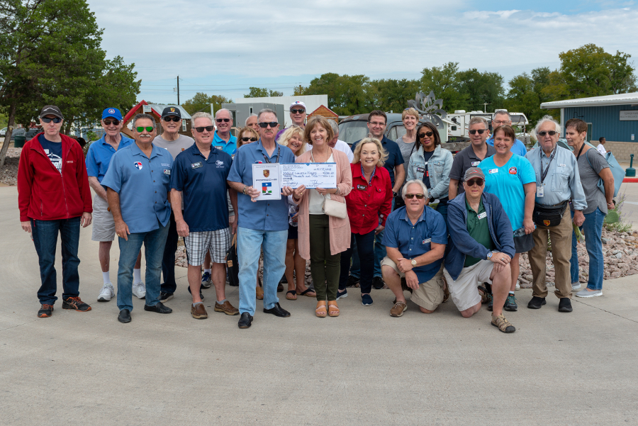 mobile_loaves_and_fishes_lunch_10-11-18_900x601_5